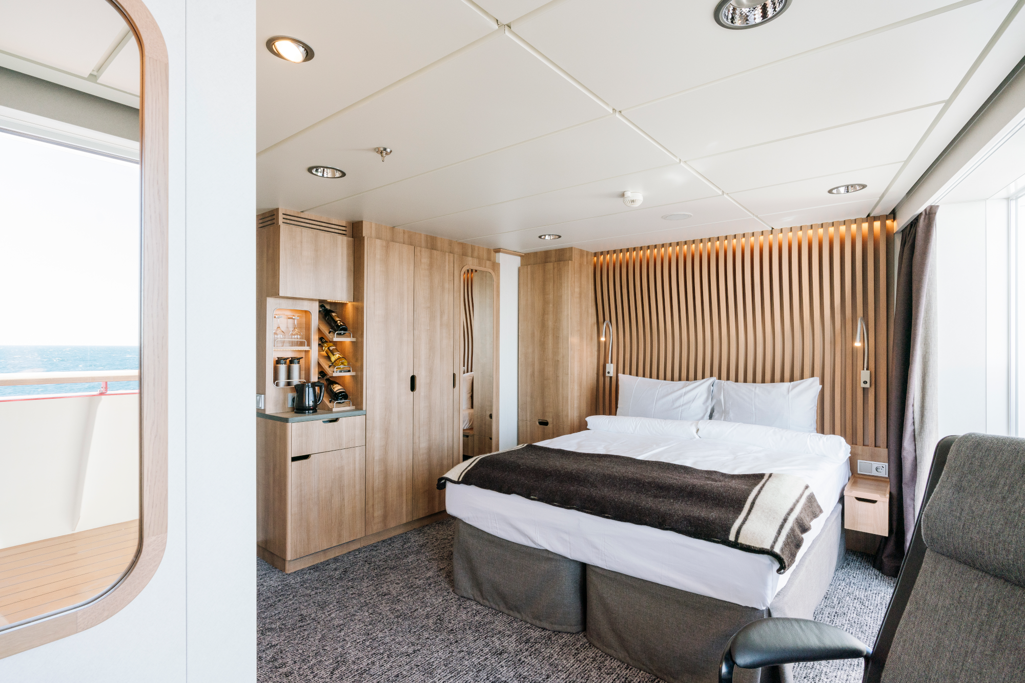 MyCruise Hurtigruten MS-Roald-Amundsen Kahytter Balkon XTD1